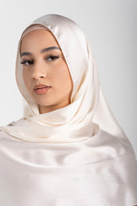 Satin Crinkle Hijab - Light Beige