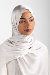 Satin Crinkle Hijab - Light Silver